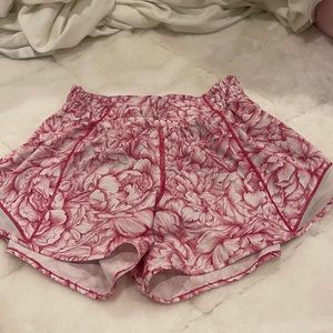 LULULEMON pink hotty hot shorts